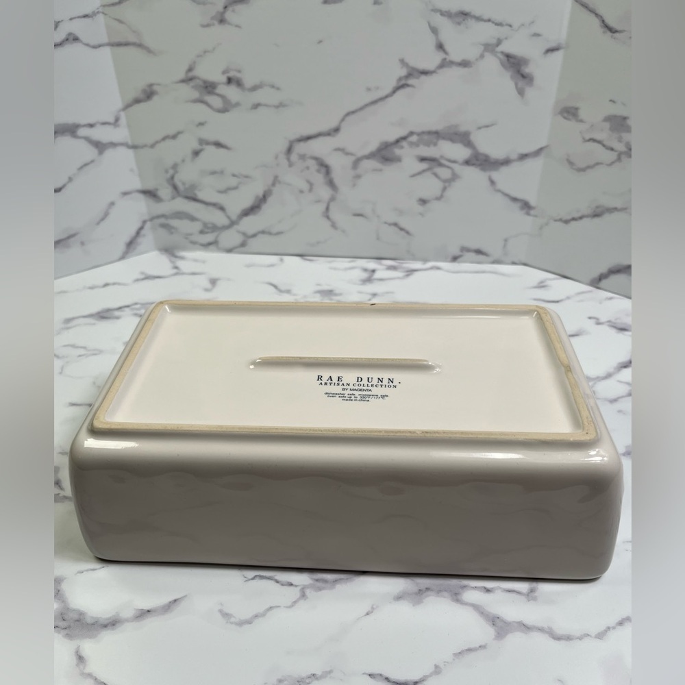 Rae Dunn By Magenta Icon Farm Line Farmhouse Loaf Baking Dish-Pre-owned, EUC - Picture 4 of 4